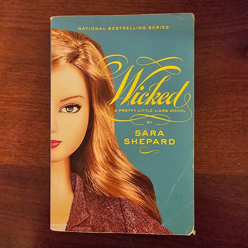 Wicked A Pretty Little Liars Novel by Sara Shepard Paperback Book 5 Series